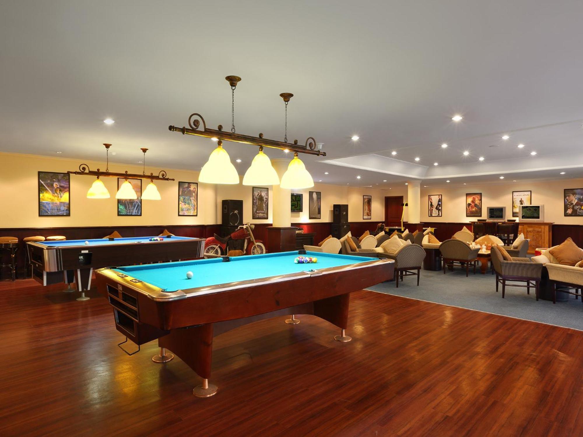 Grand Mirage Resort & Thalasso Bali Nusa Dua  Eksteriør bilde The pool table at the club